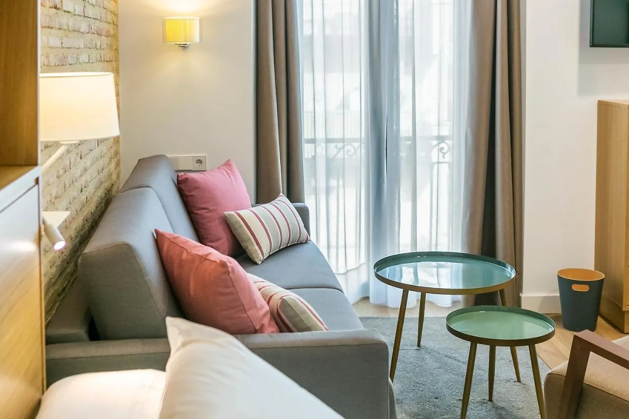 Aparthotel Aquitania Home Suites Siviglia