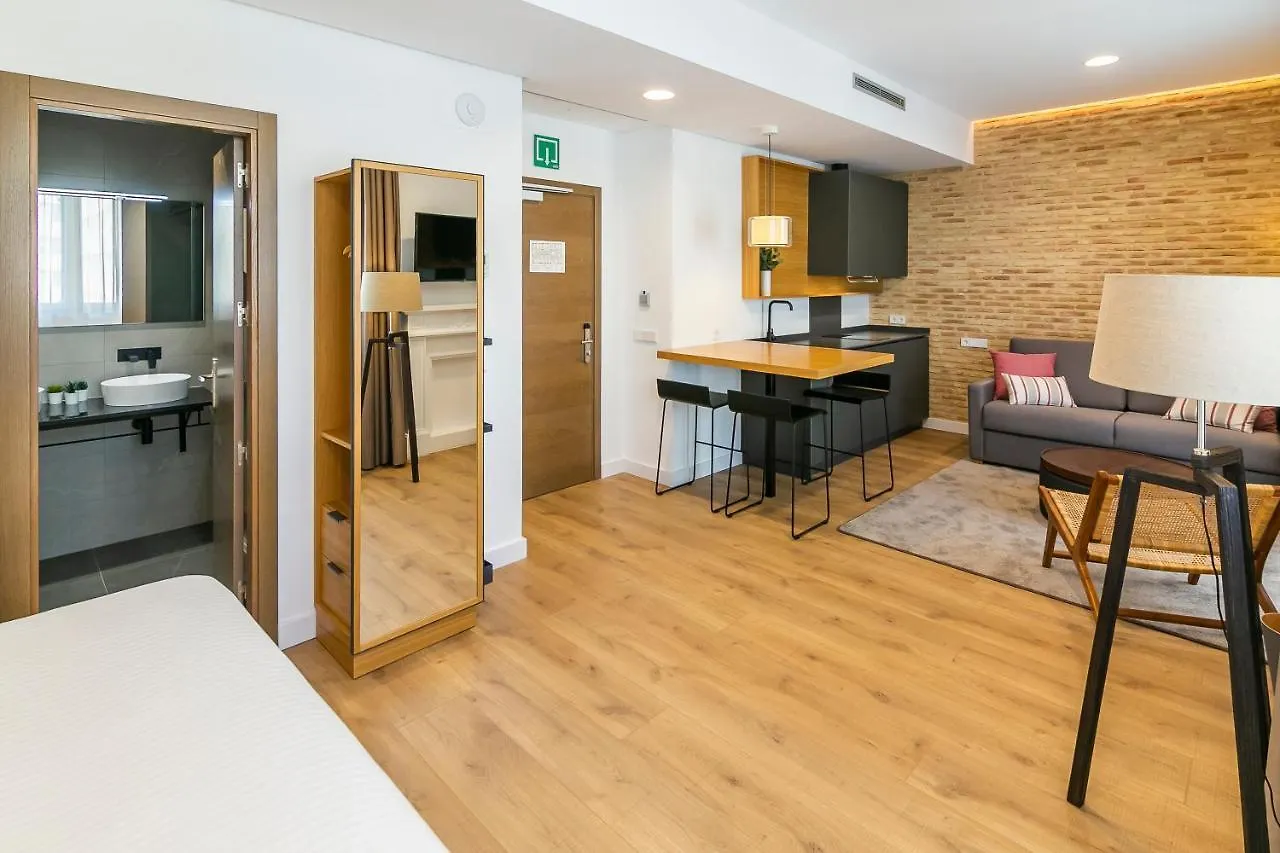 Aparthotel Aquitania Home Suites Siviglia