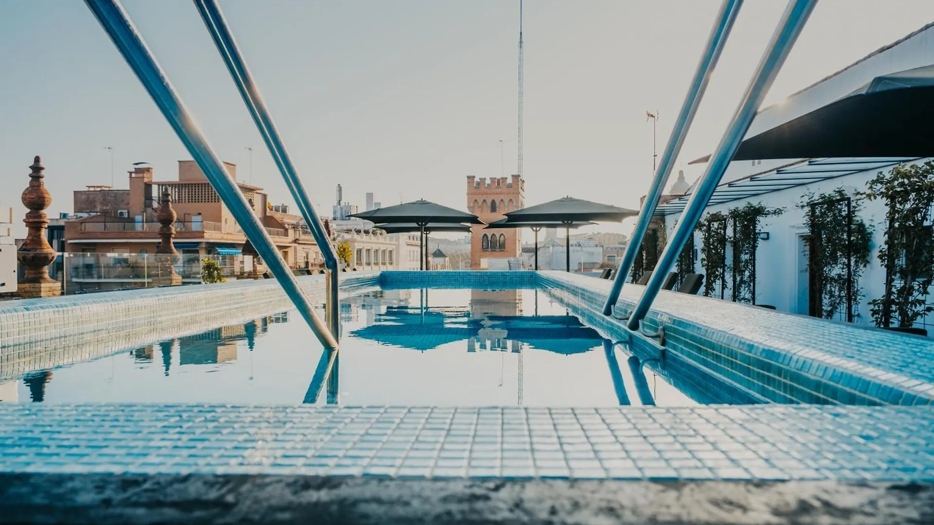 Apart-hotel Aquitania Home Suites Sevilha