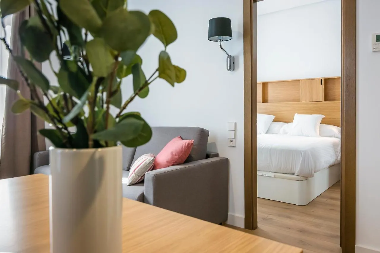 Aquitania Home Suites Sevilla Aparthotel
