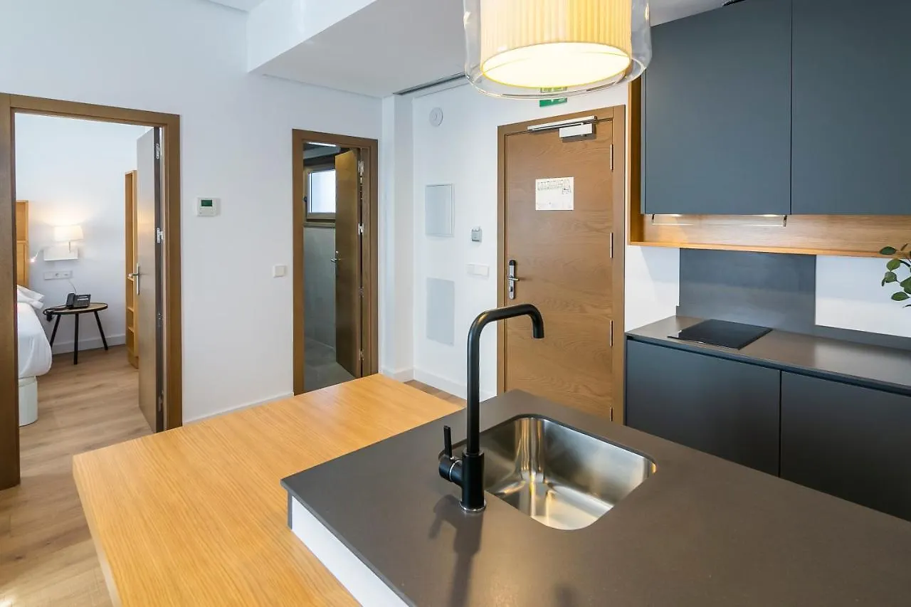 Aquitania Home Suites Sevilla