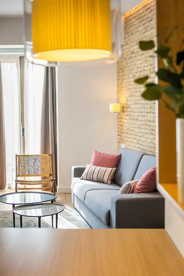 *** Aparthotel Aquitania Home Suites Sevilla Spanje