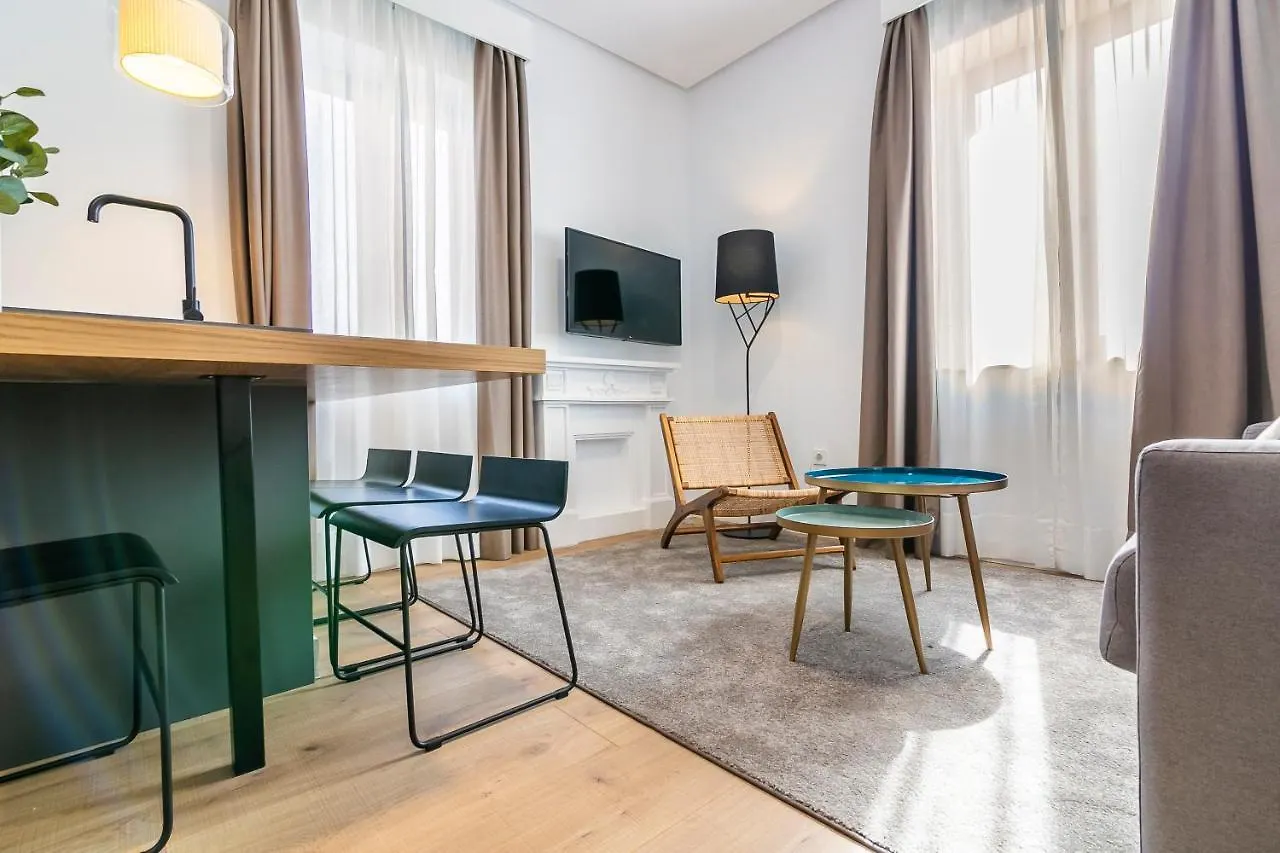 Aparthotel Aquitania Home Suites Sevilla