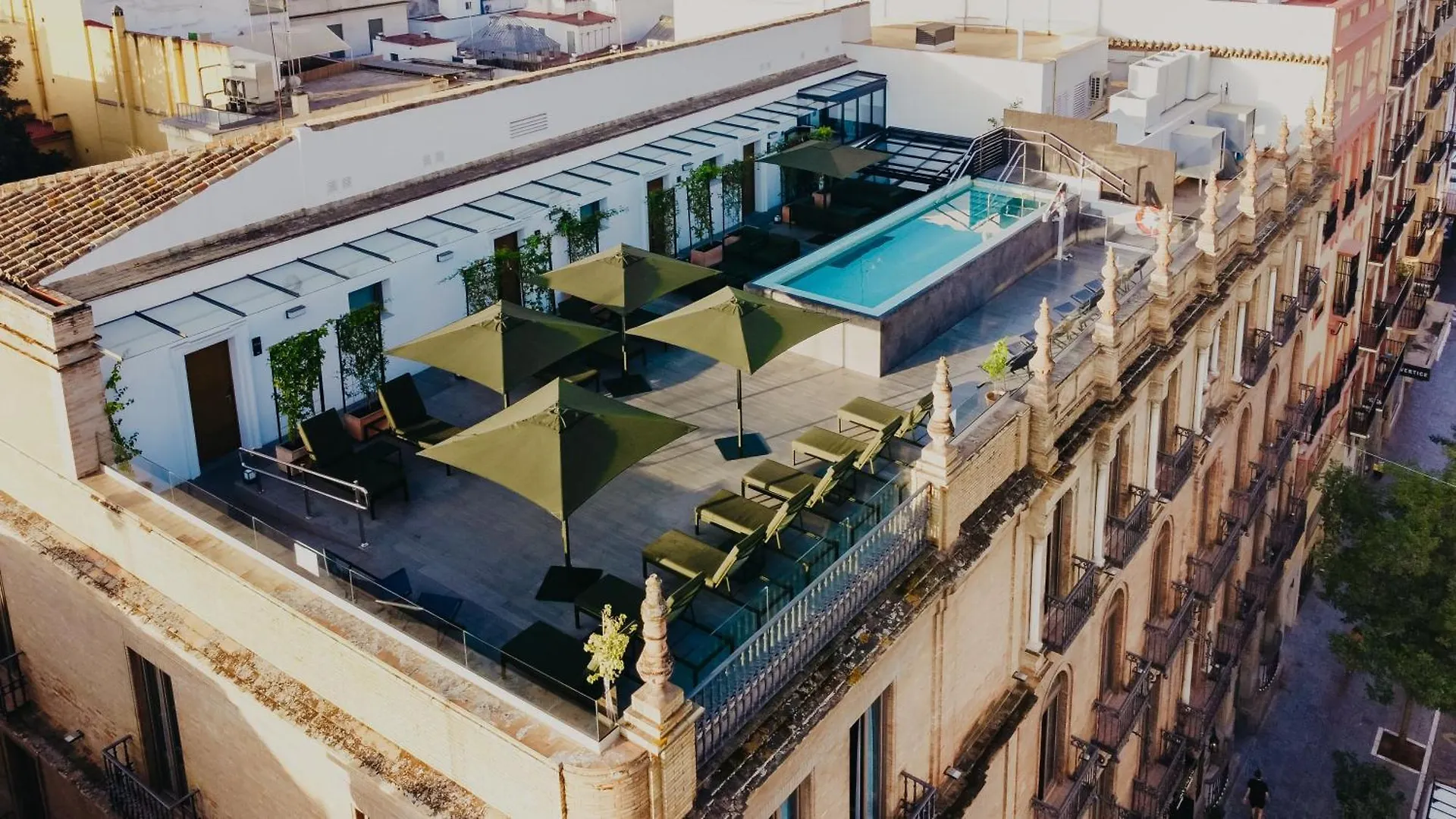 Aquitania Home Suites Sevilla Aparthotel