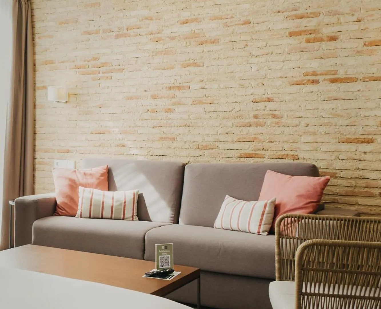 Aparthotel Aquitania Home Suites Sevilla